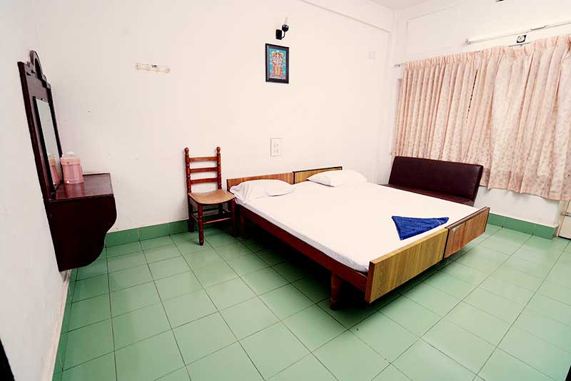 Comfortable non-AC room